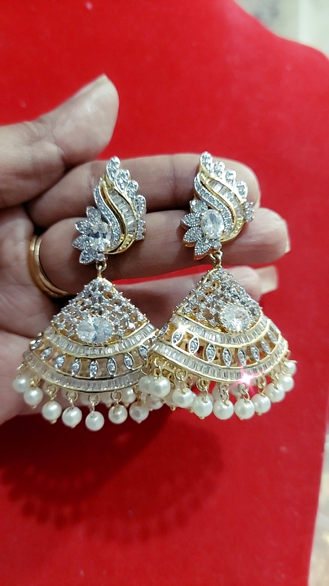 White bonanza earrings