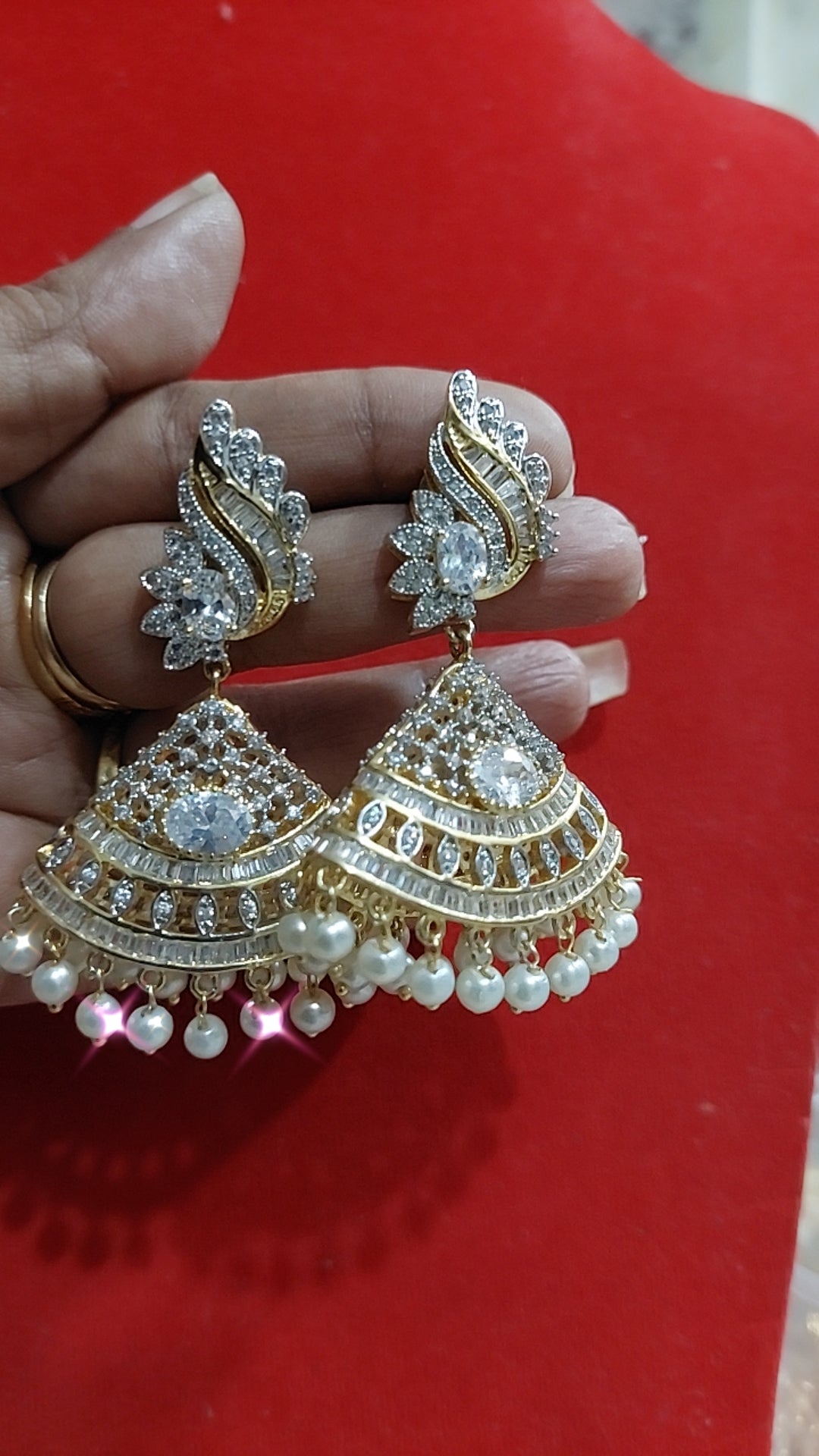 White bonanza earrings