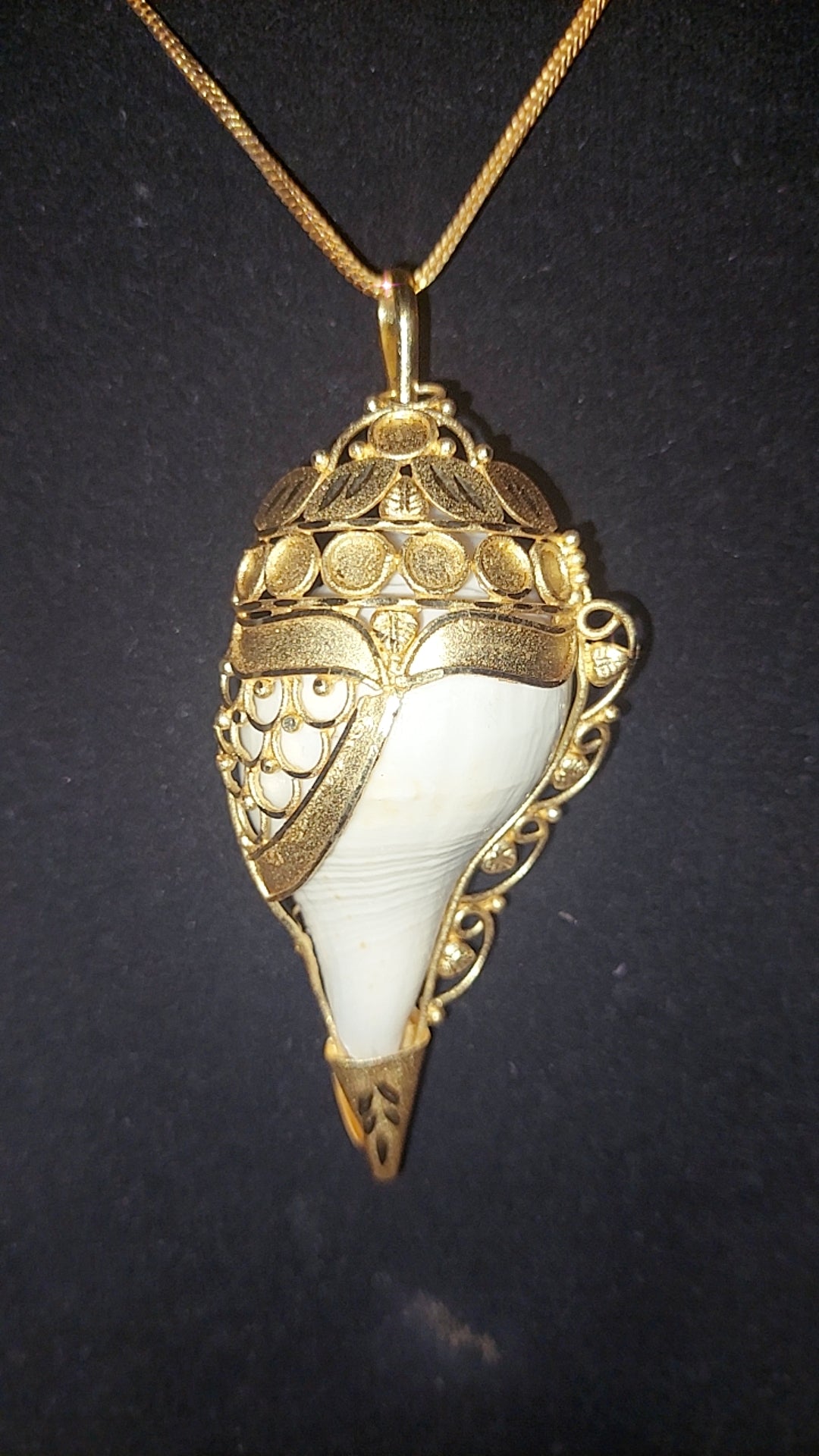 sangu locket with earrings