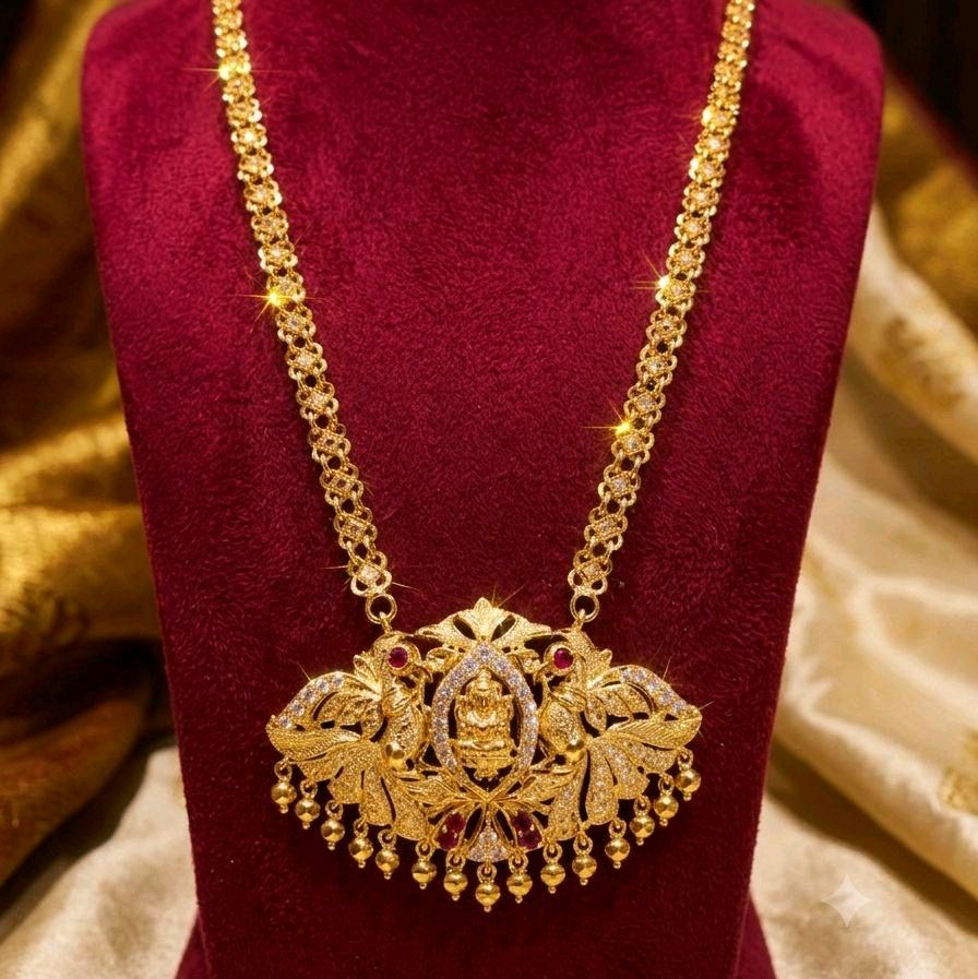 28 inches Mahalakshimi pendent chain. Not 916 gold. Function wear type of jewellery. Code M01