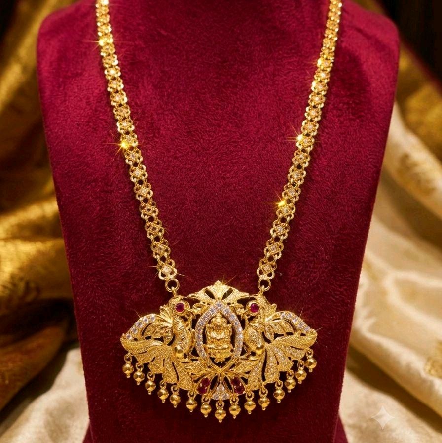 28 inches Mahalakshimi pendent chain. Not 916 gold. Function wear type of jewellery. Code M01