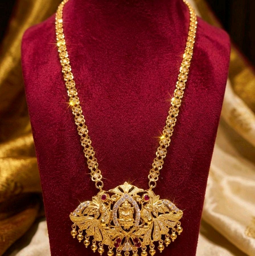 28 inches Mahalakshimi pendent chain. Not 916 gold. Function wear type of jewellery. Code M01