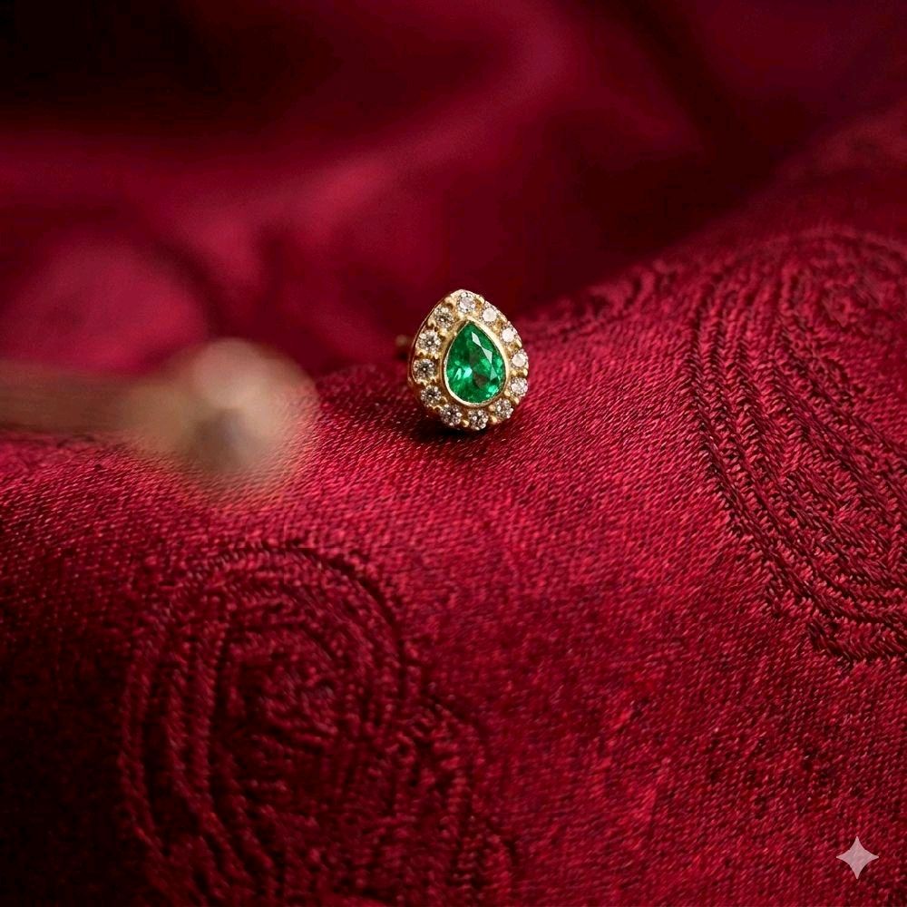 Beauty bliss. Small cut egg shape nost stud. Indian screw type. C555.