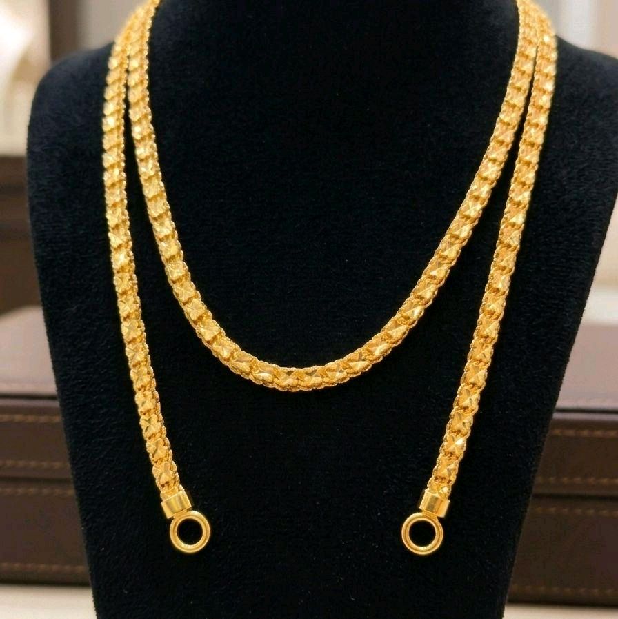 Daily wear 28 inches length chain. Diamond cut chain. Not 916 gold. R898