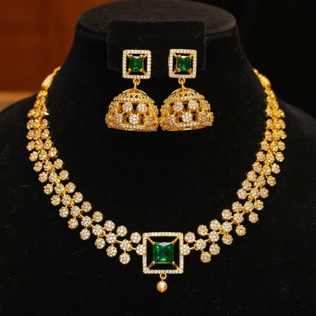 🌟 Elegant Gold Tone Necklace and Earrings Set 🌟

✨ Perfect for Special Occasions ✨
Adjustable rings chain behind. Push type earrings. Chinese screw