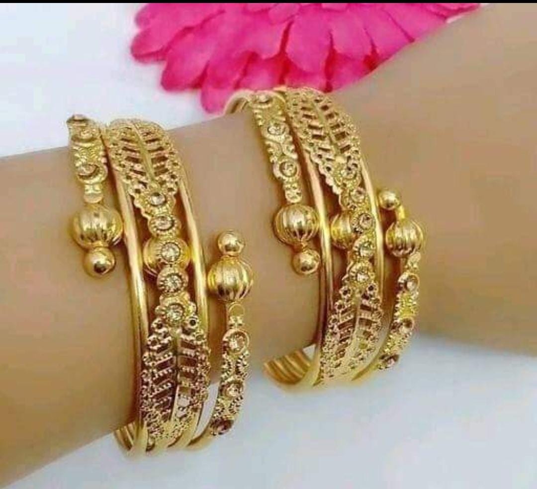 1 pair of partywear bangles